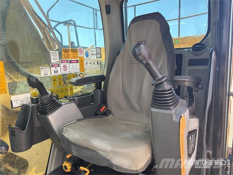 CAT 330 Tracked Excavator حفارات زحافة