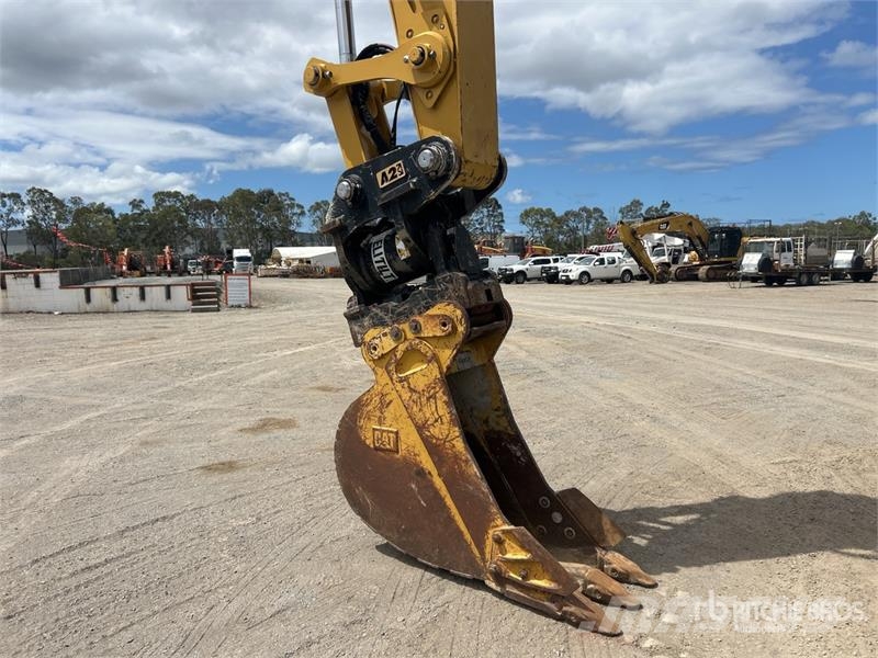 CAT 330 Tracked Excavator Beltegraver