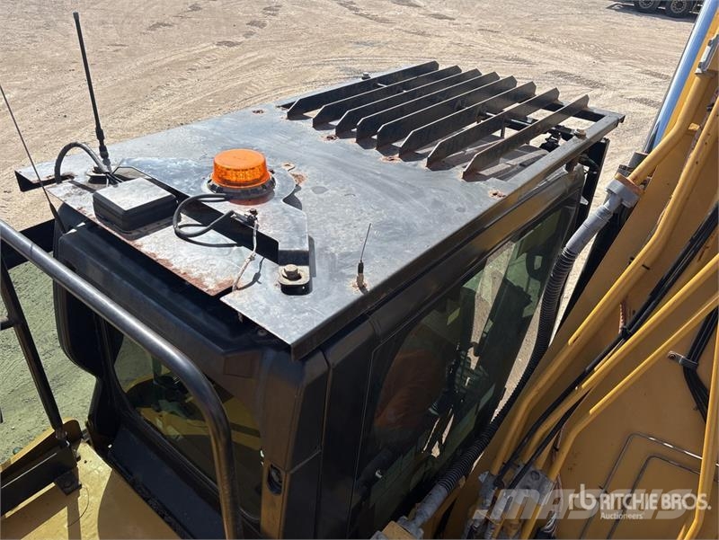 CAT 330 Tracked Excavator Raupenbagger