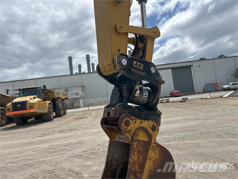 CAT 330 Tracked Excavator Beltegraver