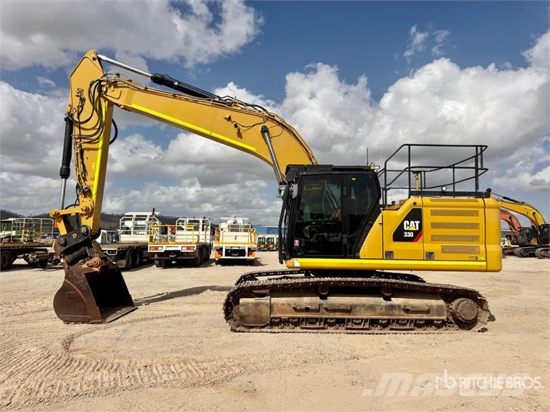 CAT 330 Tracked Excavator Raupenbagger