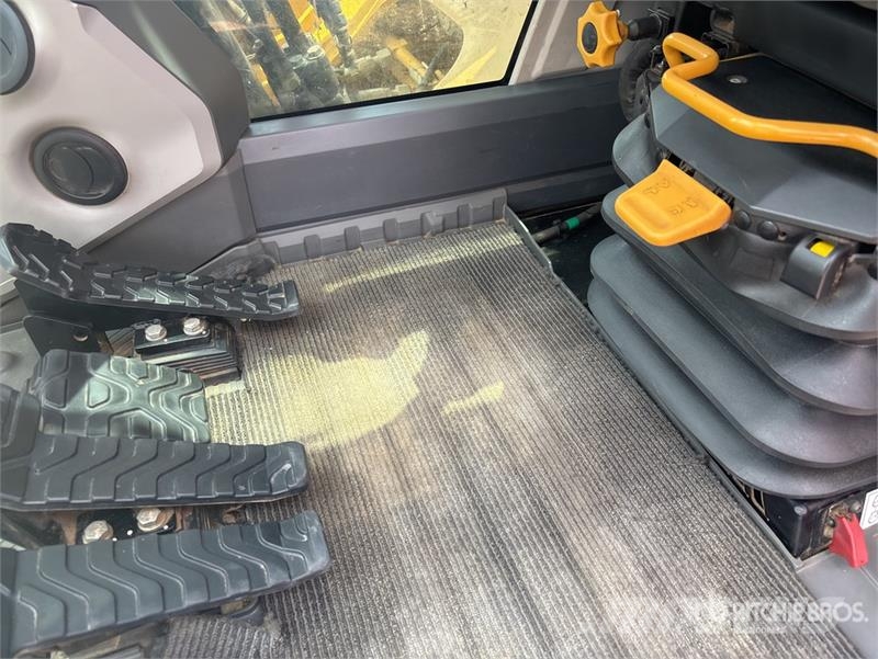 CAT 330 Tracked Excavator حفارات زحافة