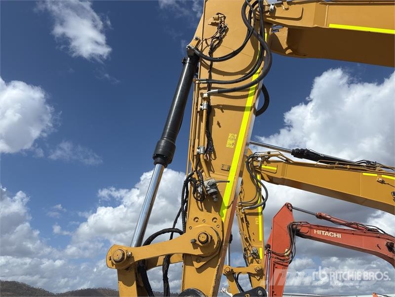 CAT 330 Tracked Excavator Raupenbagger