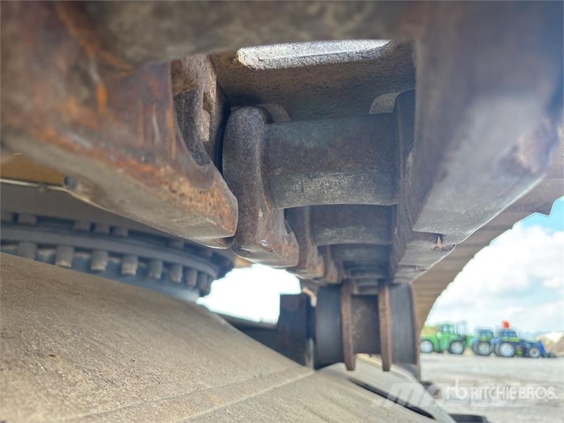 CAT 330 Tracked Excavator Raupenbagger