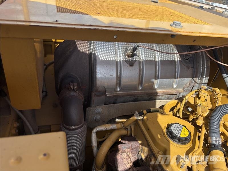 CAT 330 Tracked Excavator Raupenbagger