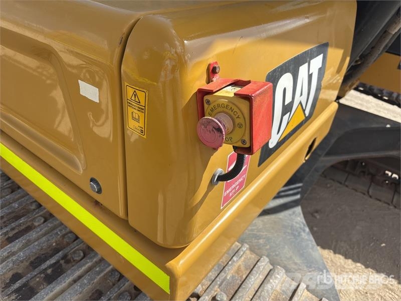 CAT 330 Tracked Excavator Raupenbagger