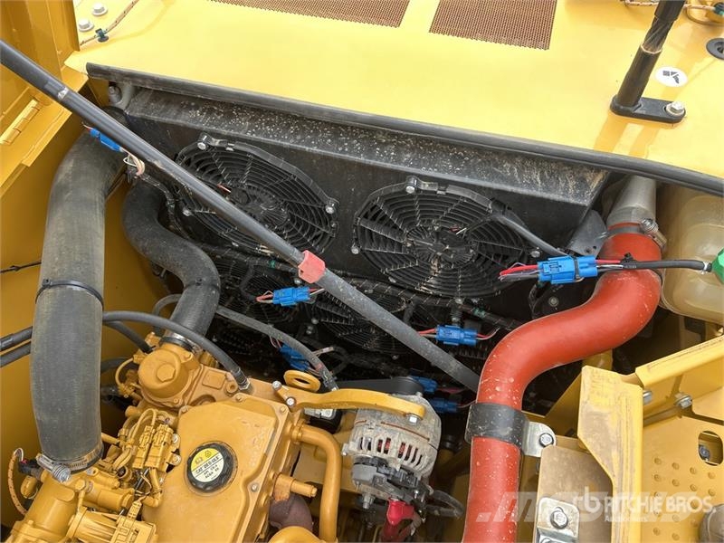 CAT 330 Tracked Excavator Beltegraver