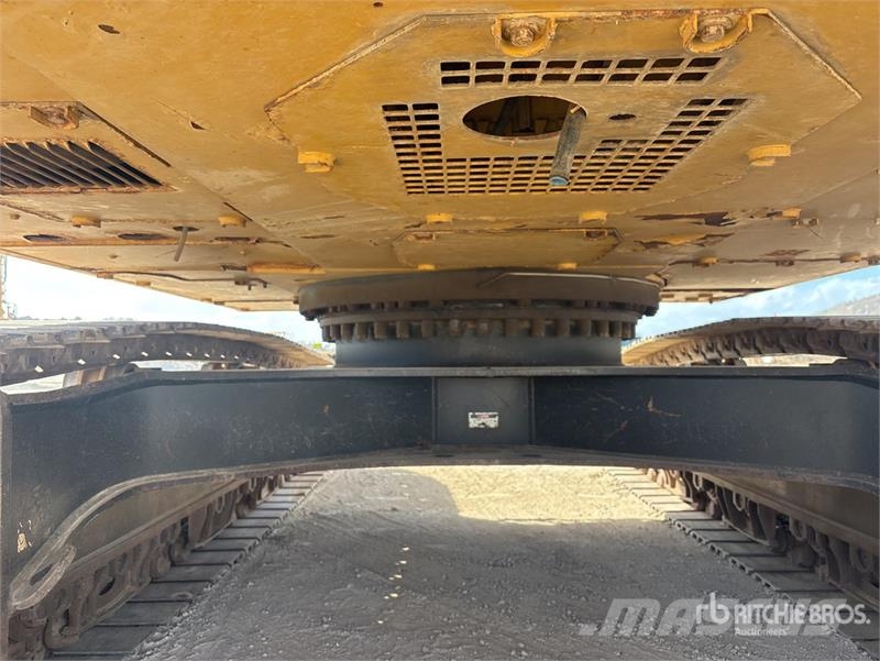 CAT 330 Tracked Excavator Raupenbagger