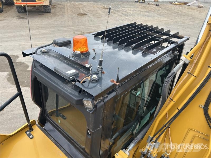CAT 330 Tracked Excavator Beltegraver