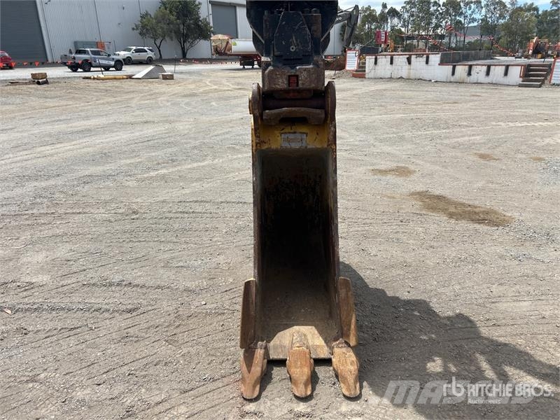 CAT 330 Tracked Excavator Beltegraver