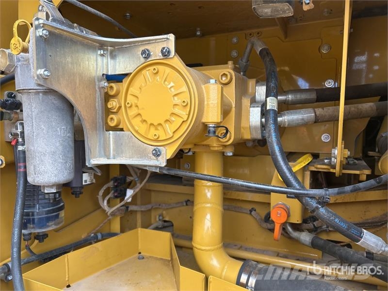 CAT 330 Tracked Excavator Beltegraver
