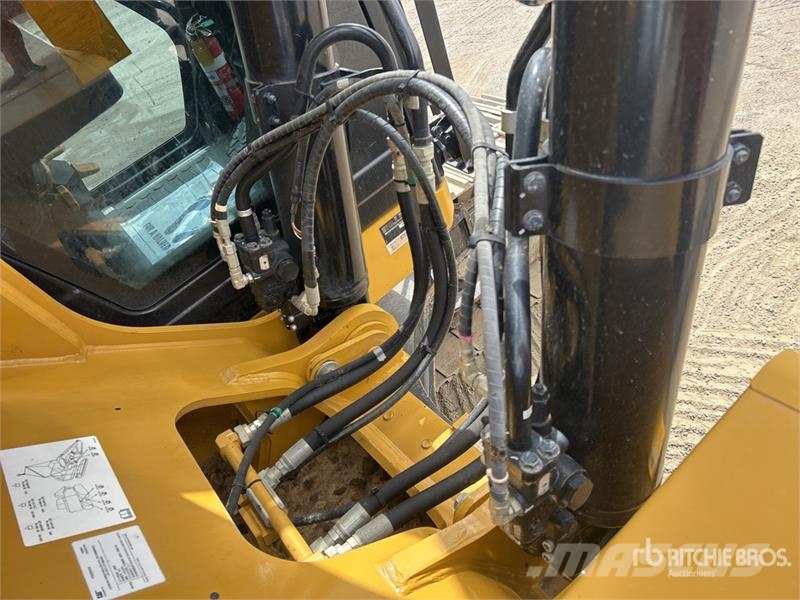 CAT 330 Tracked Excavator Beltegraver