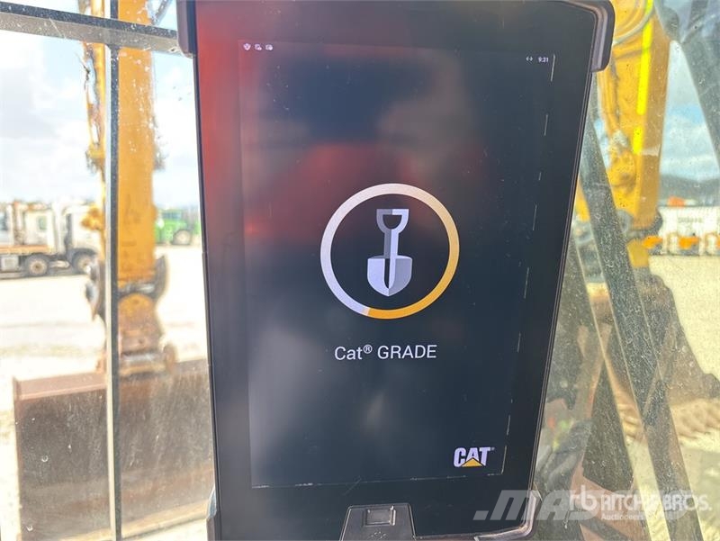 CAT 330 Tracked Excavator Raupenbagger