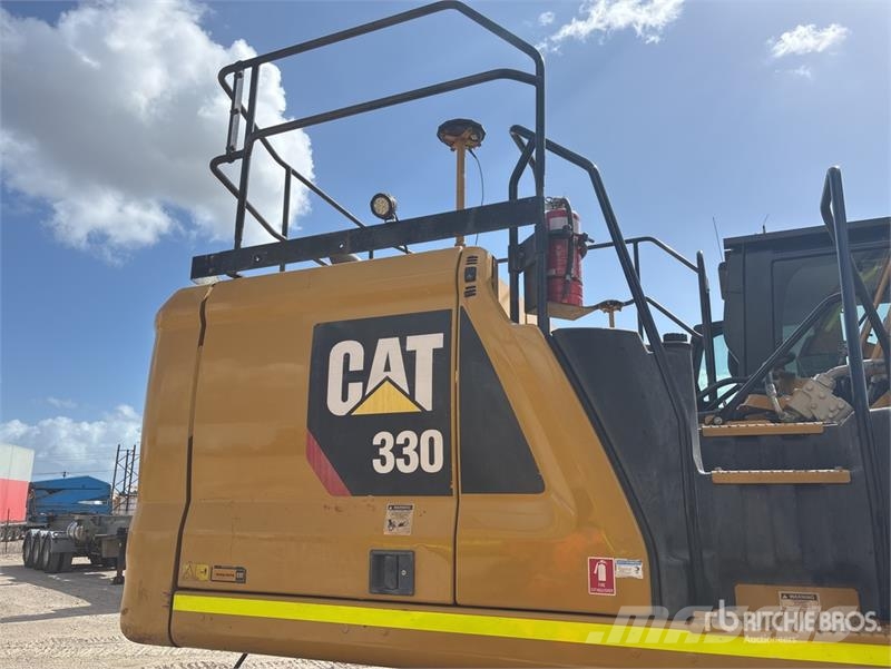 CAT 330 Tracked Excavator Raupenbagger