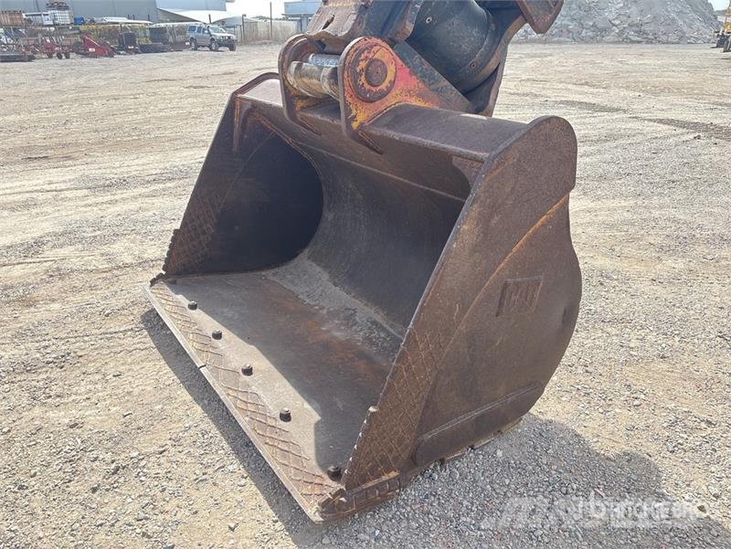 CAT 330 Tracked Excavator Raupenbagger