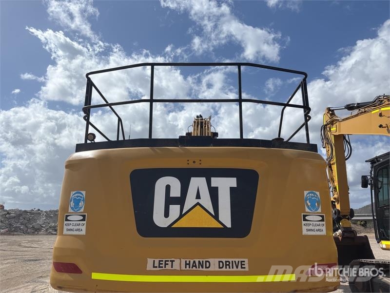 CAT 330 Tracked Excavator Raupenbagger