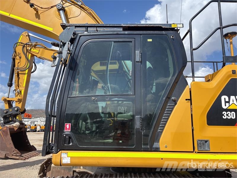 CAT 330 Tracked Excavator Raupenbagger