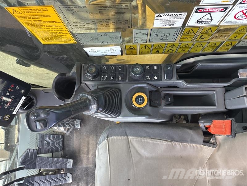CAT 330 Tracked Excavator Raupenbagger