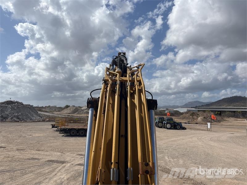 CAT 330 Tracked Excavator Raupenbagger