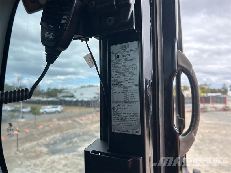 CAT 330 Tracked Excavator Beltegraver