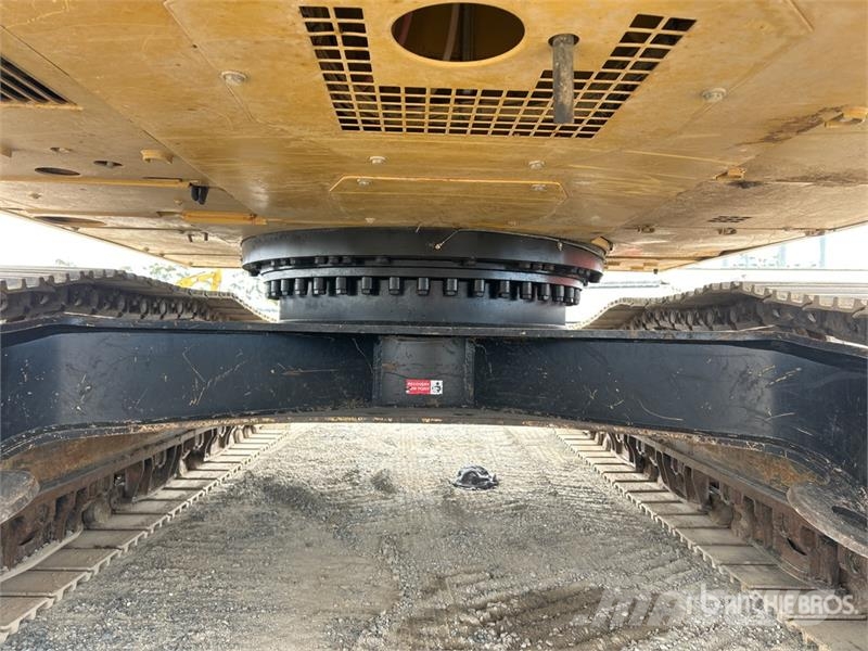 CAT 330 Tracked Excavator Beltegraver