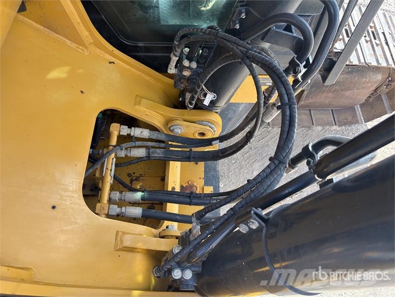 CAT 330 Tracked Excavator Raupenbagger