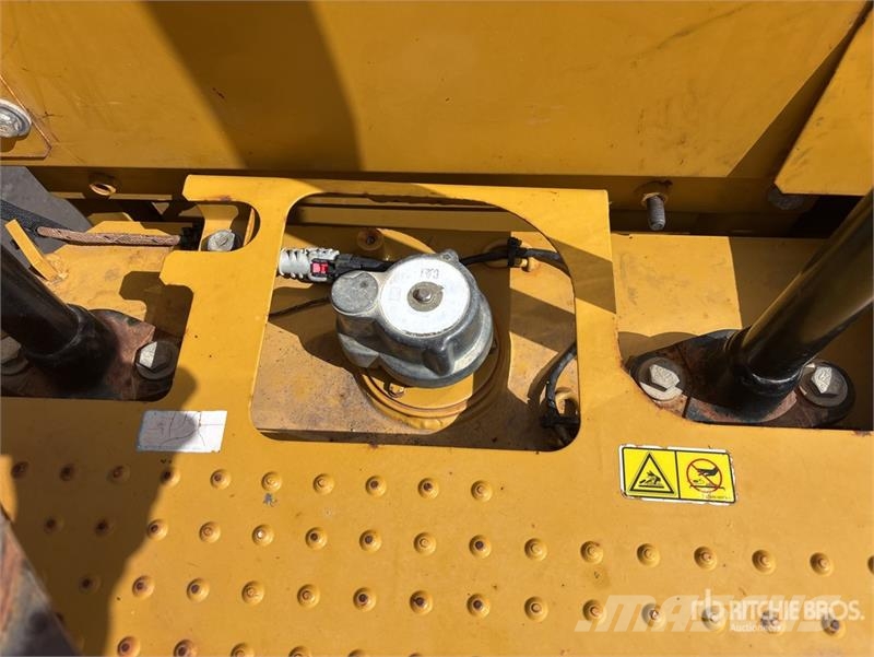CAT 330 Tracked Excavator Raupenbagger