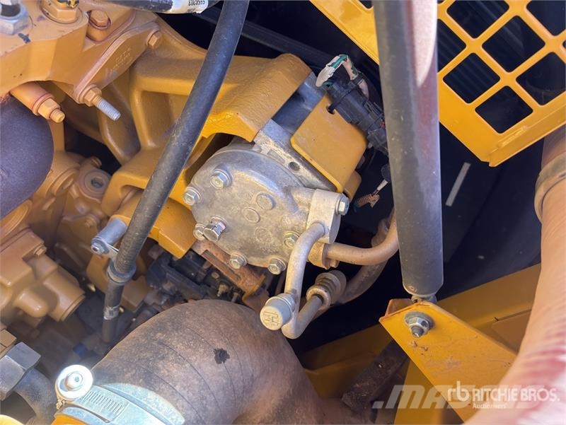 CAT 336 Tracked Excavator Pásová rýpadla