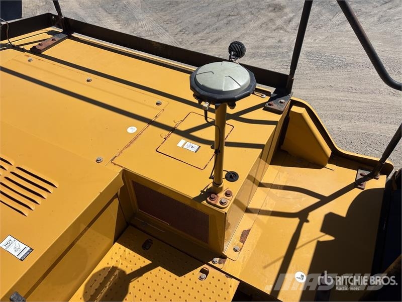 CAT 336 Tracked Excavator Pásová rýpadla