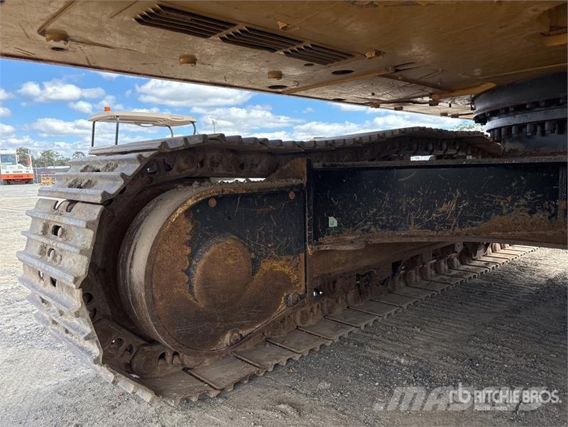 CAT 336 Tracked Excavator Pásová rýpadla
