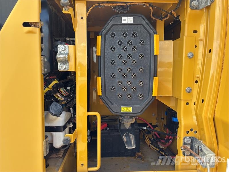 CAT 336 Tracked Excavator Pásová rýpadla