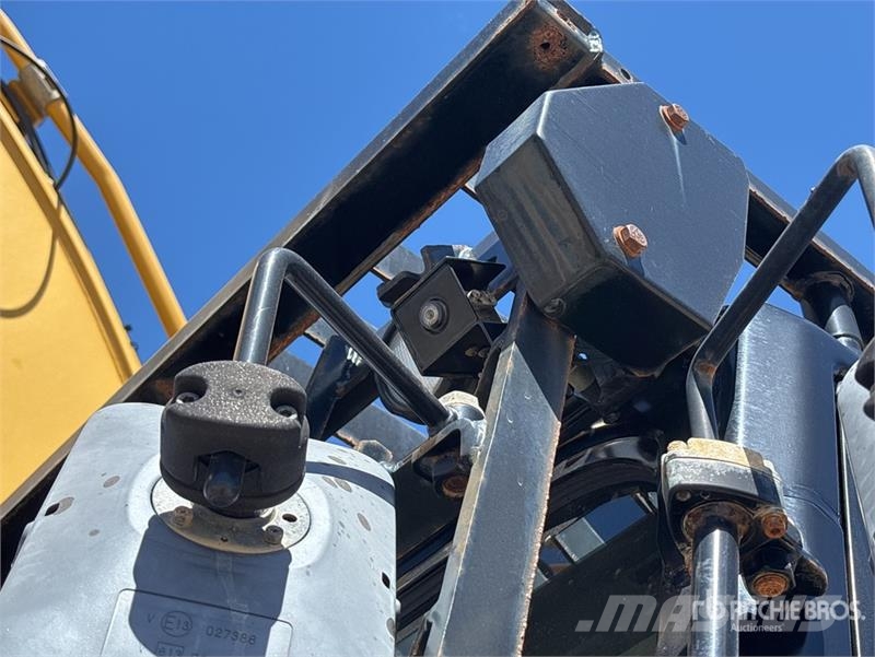 CAT 336 Tracked Excavator Pásová rýpadla