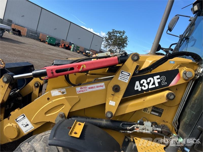 CAT 423F 4x4 Backhoe Loader لوادر ذات جرافات عكسية