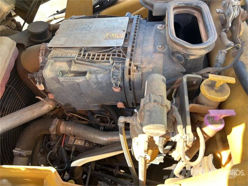 CAT 423F 4x4 Backhoe Loader لوادر ذات جرافات عكسية