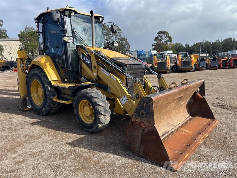 CAT 423F 4x4 Backhoe Loader لوادر ذات جرافات عكسية
