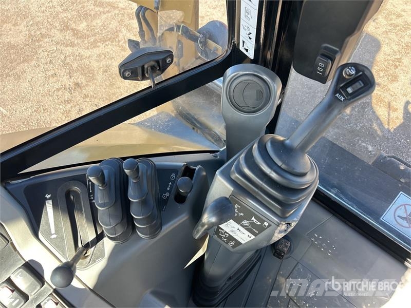 CAT 423F 4x4 Backhoe Loader لوادر ذات جرافات عكسية