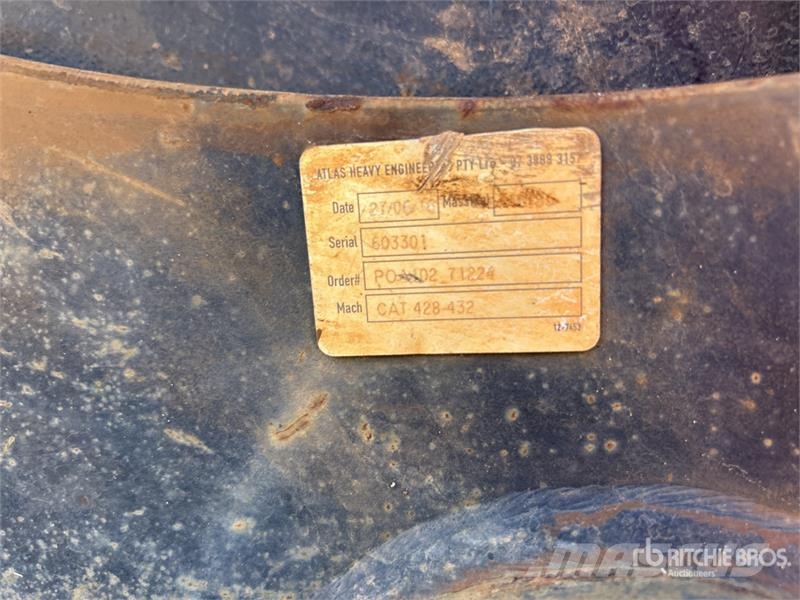 CAT 423F 4x4 Backhoe Loader لوادر ذات جرافات عكسية