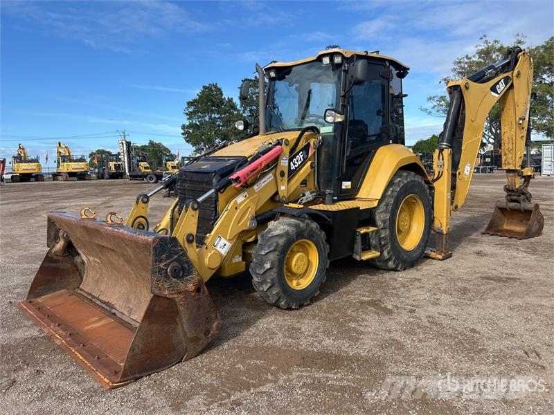 CAT 423F 4x4 Backhoe Loader لوادر ذات جرافات عكسية