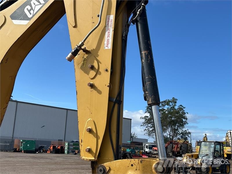 CAT 423F 4x4 Backhoe Loader لوادر ذات جرافات عكسية