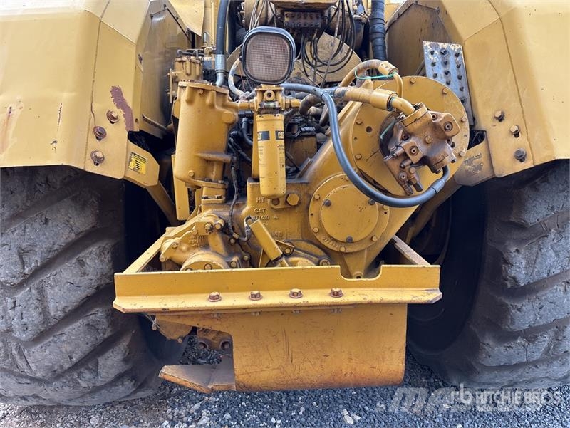 CAT 631G Strugači