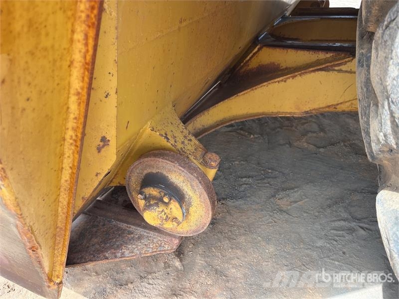 CAT 631G Veiskrape