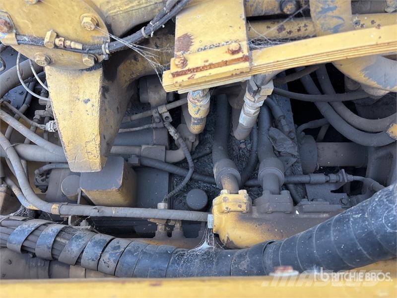 CAT 631G Strugači