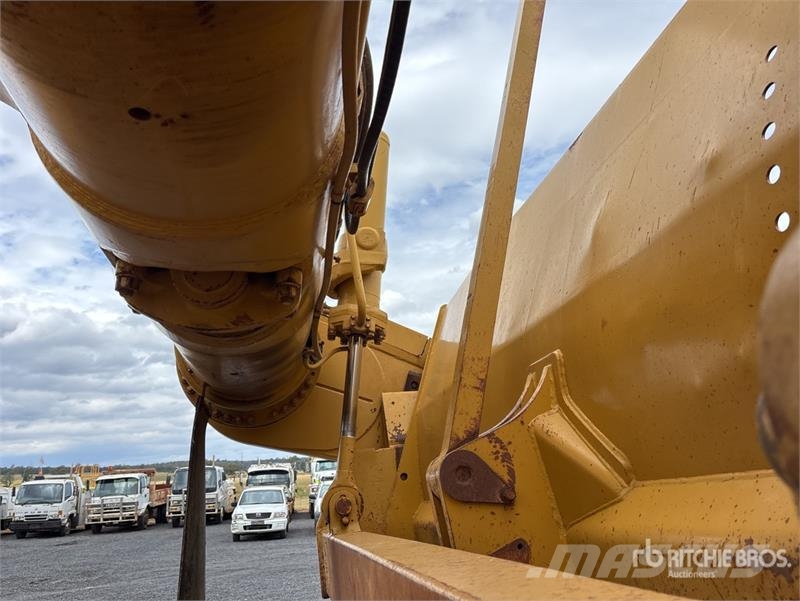 CAT 631G Strugači