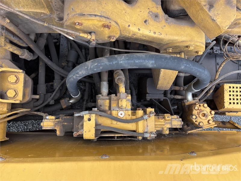 CAT 631G Strugači