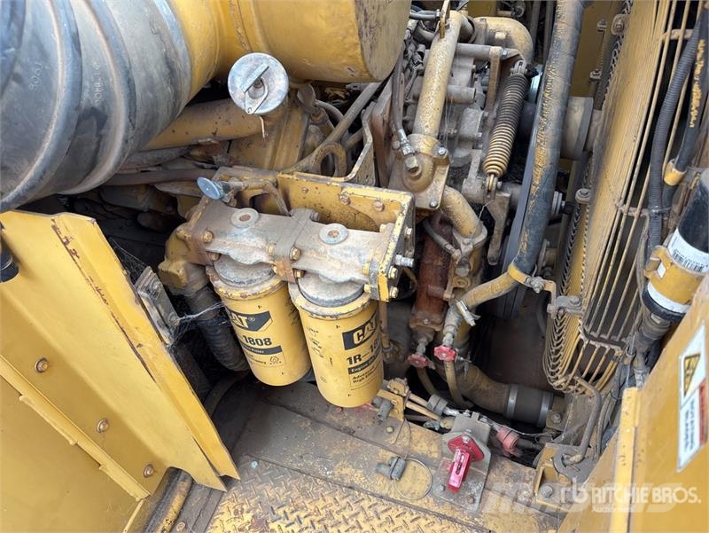 CAT 631G Strugači