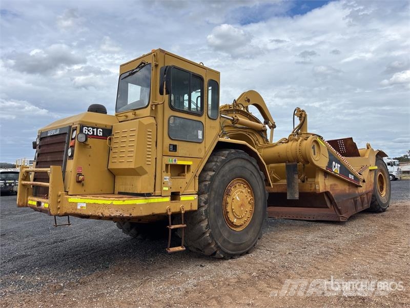 CAT 631G Strugači