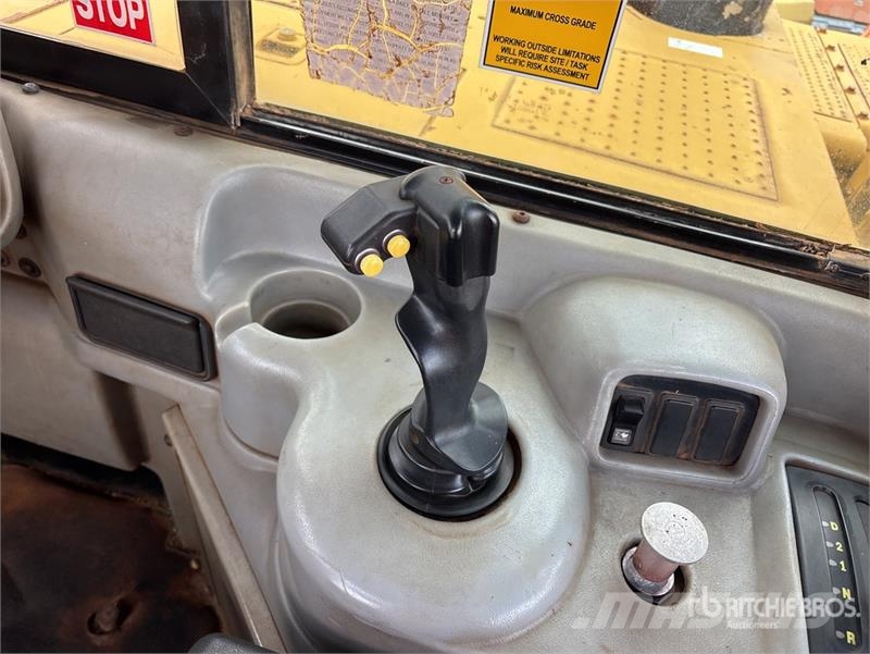 CAT 631G Strugači