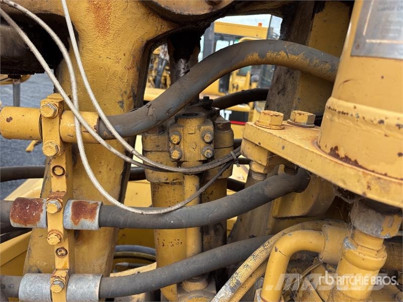 CAT 631G Strugači