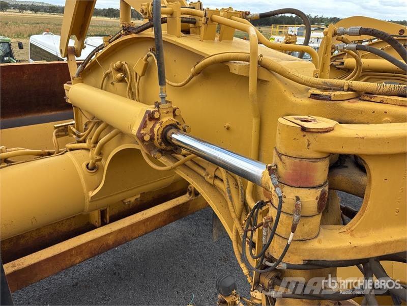 CAT 631G Strugači