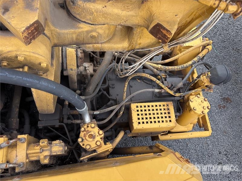 CAT 631G Strugači